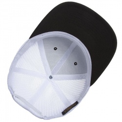 Customized Sports Trucker Cap:-